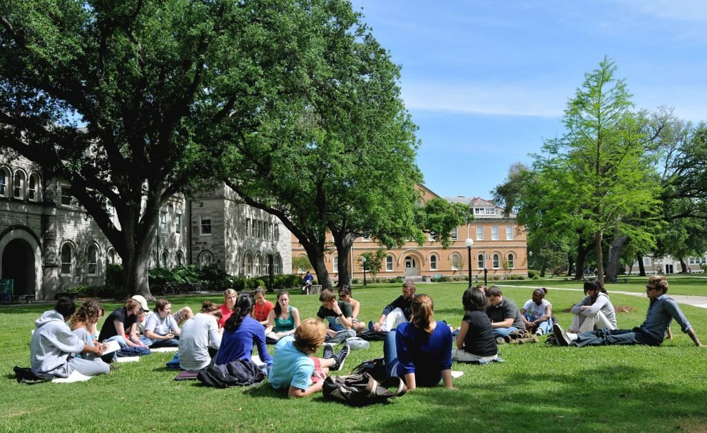 An outdoor university class